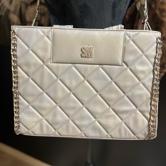 🖤🖤NWT-STEVE MADDEN Gray Faux Leather
Quilted Large Shoulder Bag🖤🖤 - Picture 5 of 12